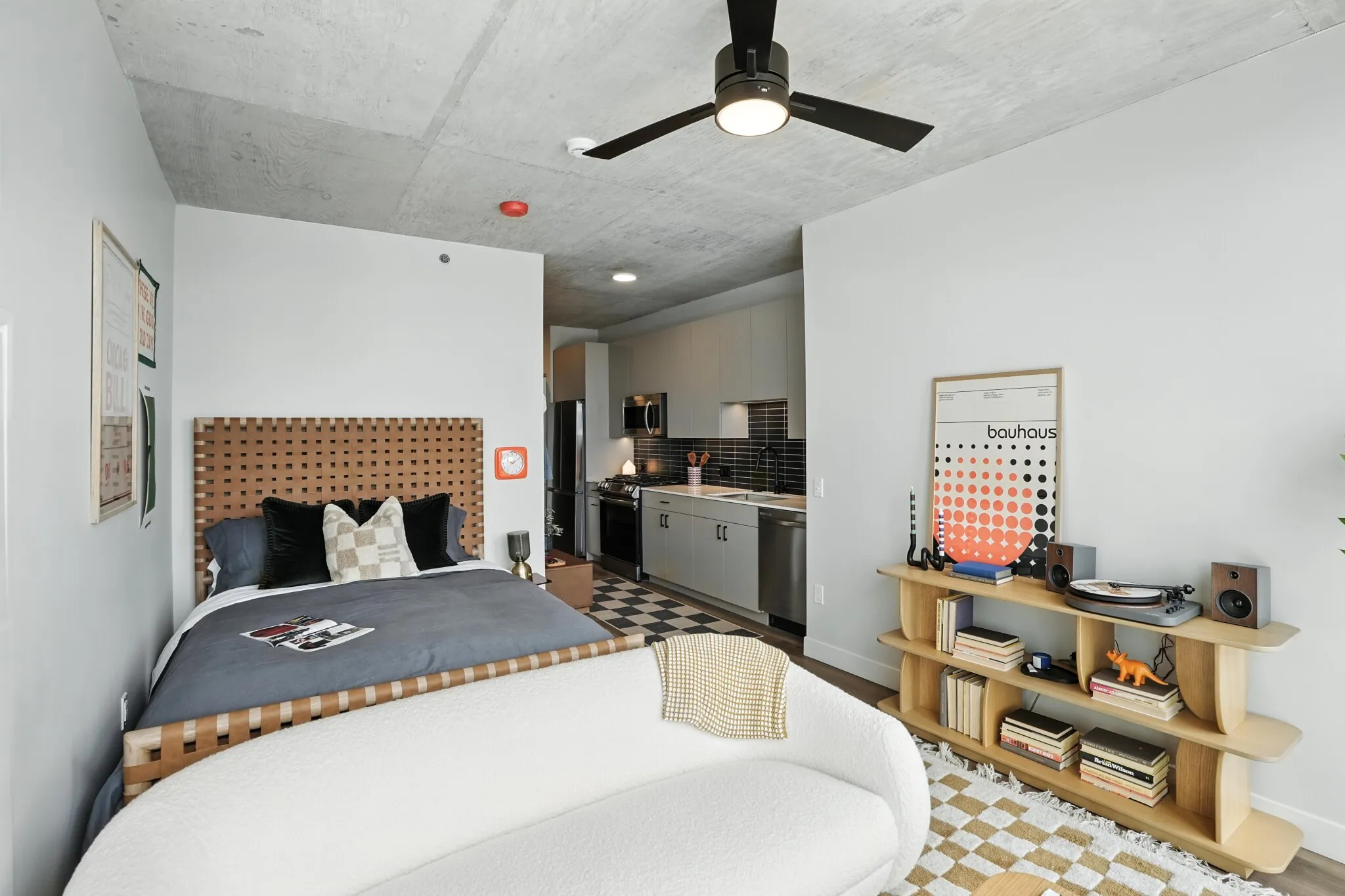 1114 W Carroll Ave, ,  60607, USA 60607-unit#CONVERTIBLE-Chicago-IL