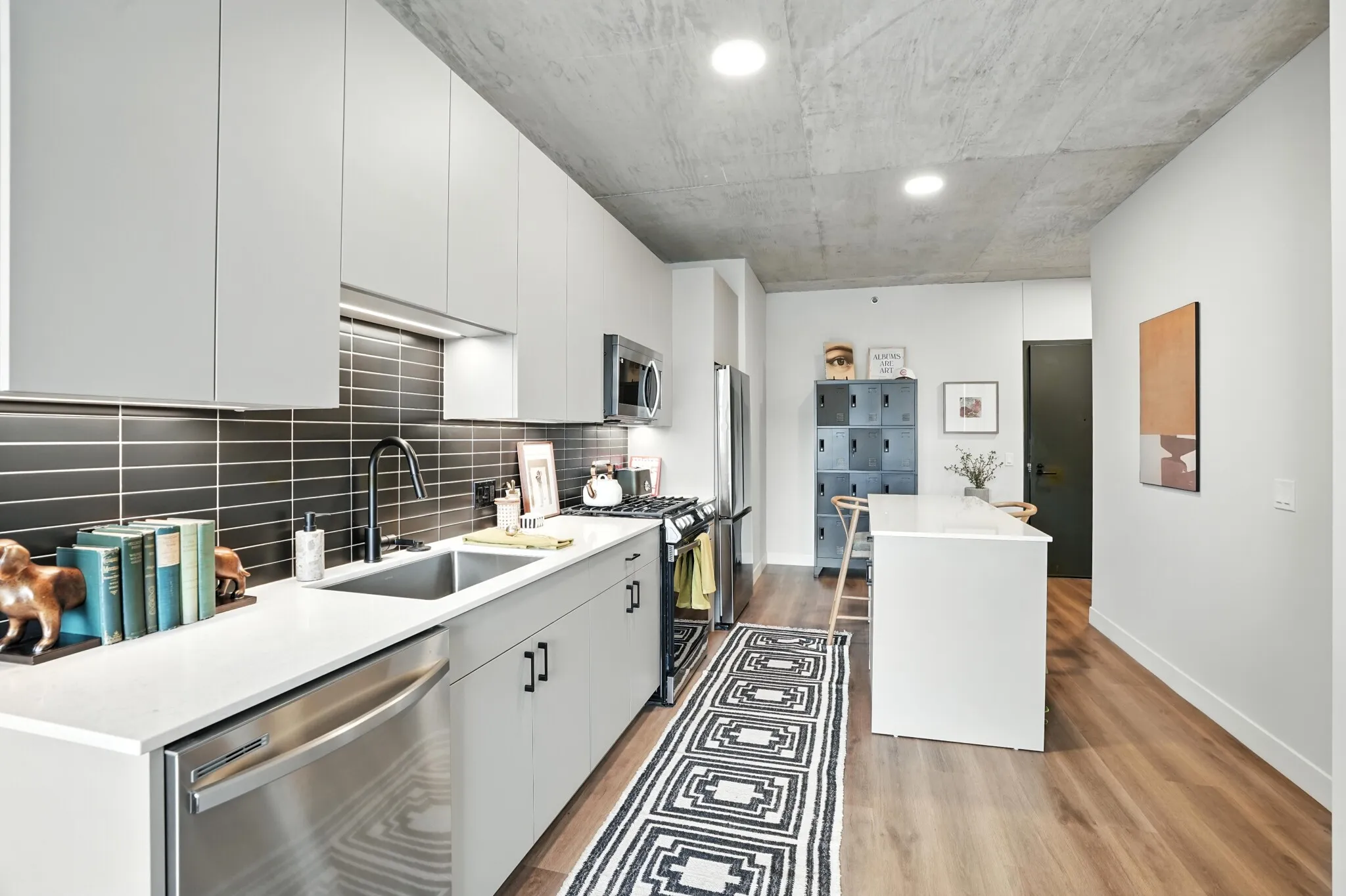 1114 W Carroll Ave, , 60607, USA 60607-unit#1/1 + DEN-Chicago-IL