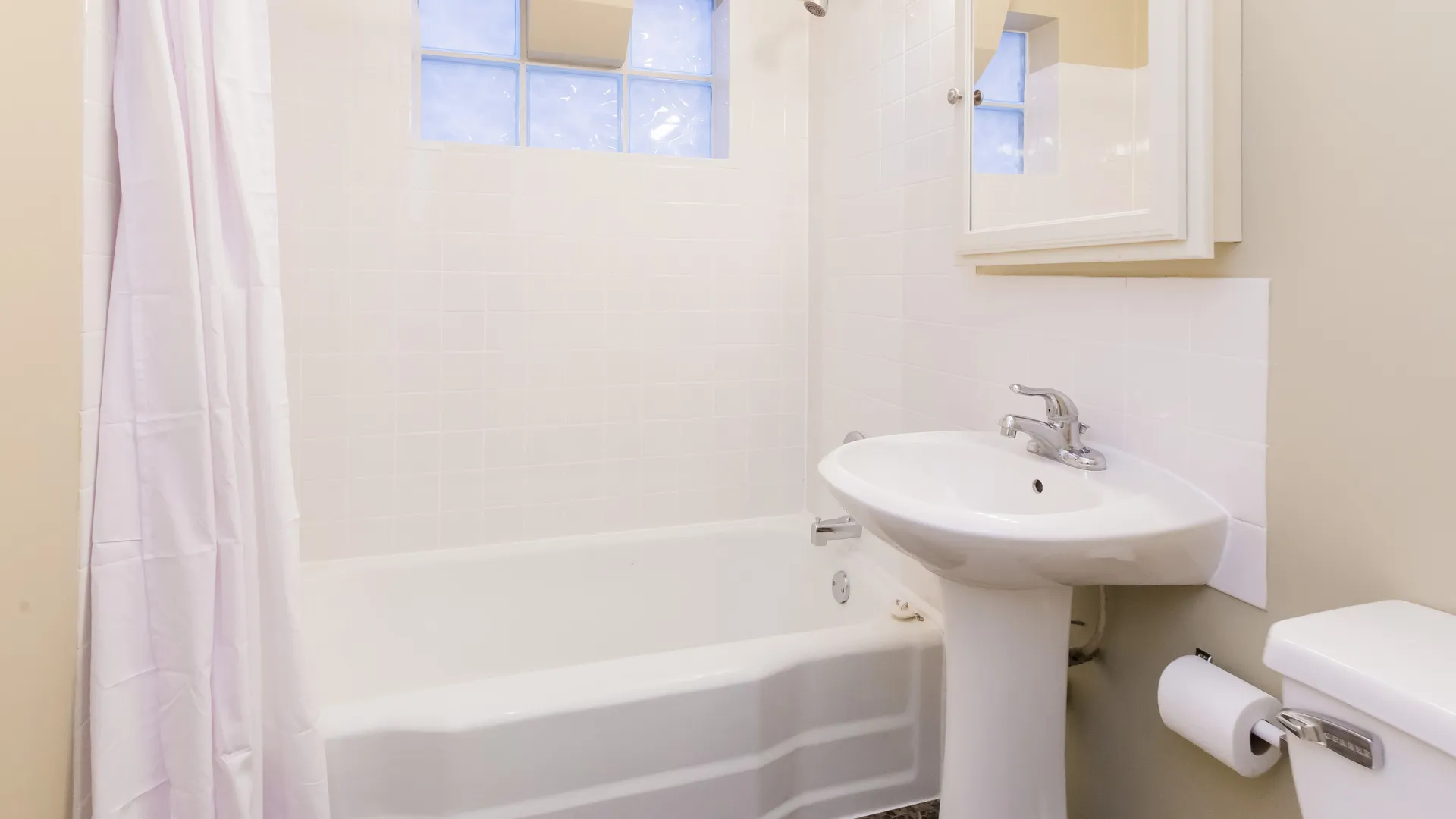 1942 N Hermitage Ave, ,  60622, USA 60622-unit#A-Chicago-IL