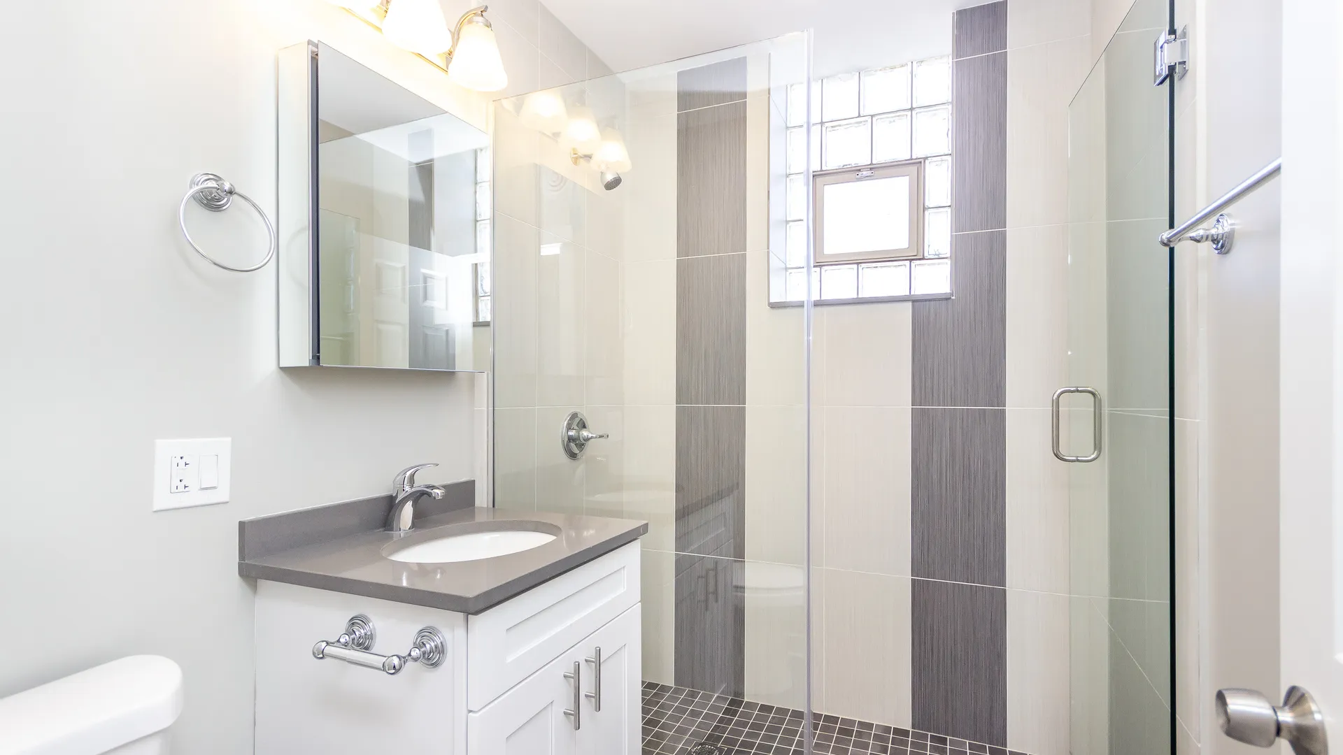 1923 W Schiller St, ,  60622, USA 60622-unit#3R-Chicago-IL