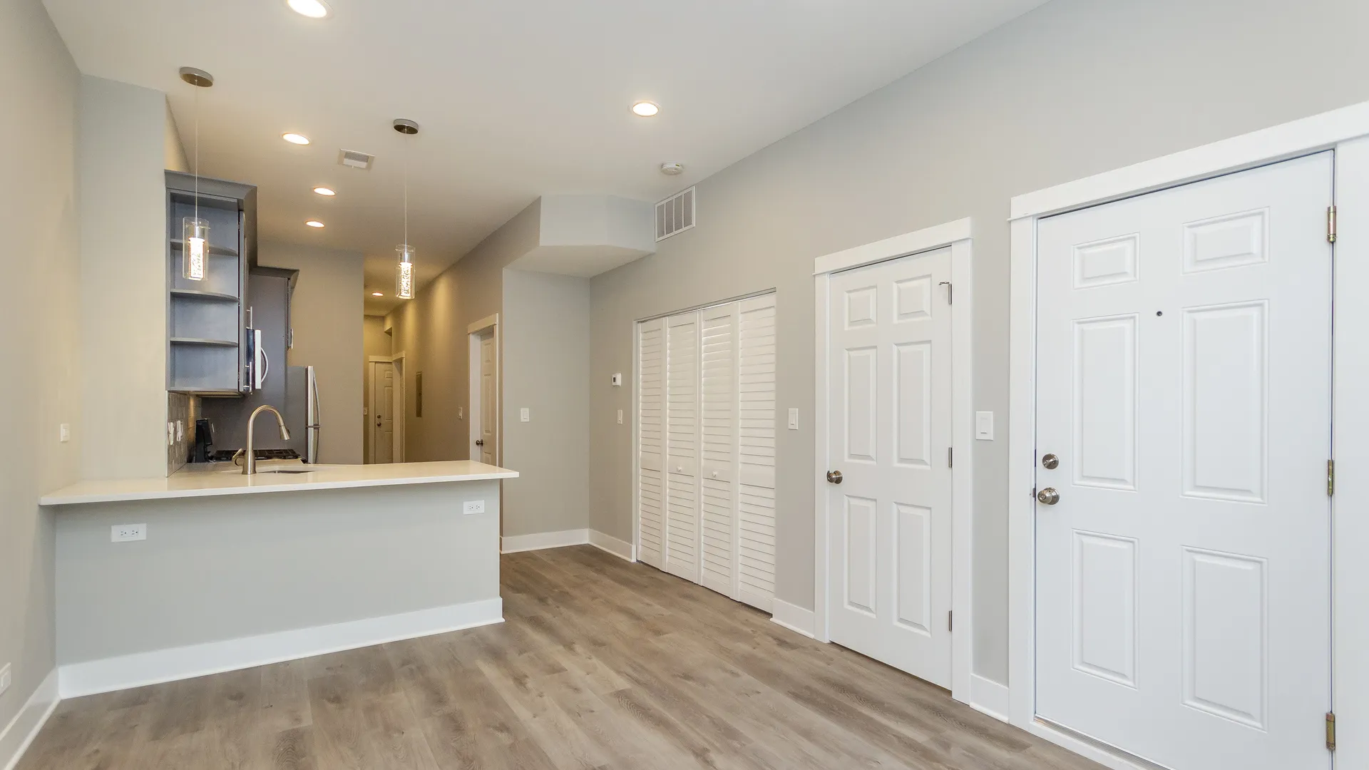 1055 N Wolcott Ave, ,  60622, USA 60622-unit#1F-Chicago-IL