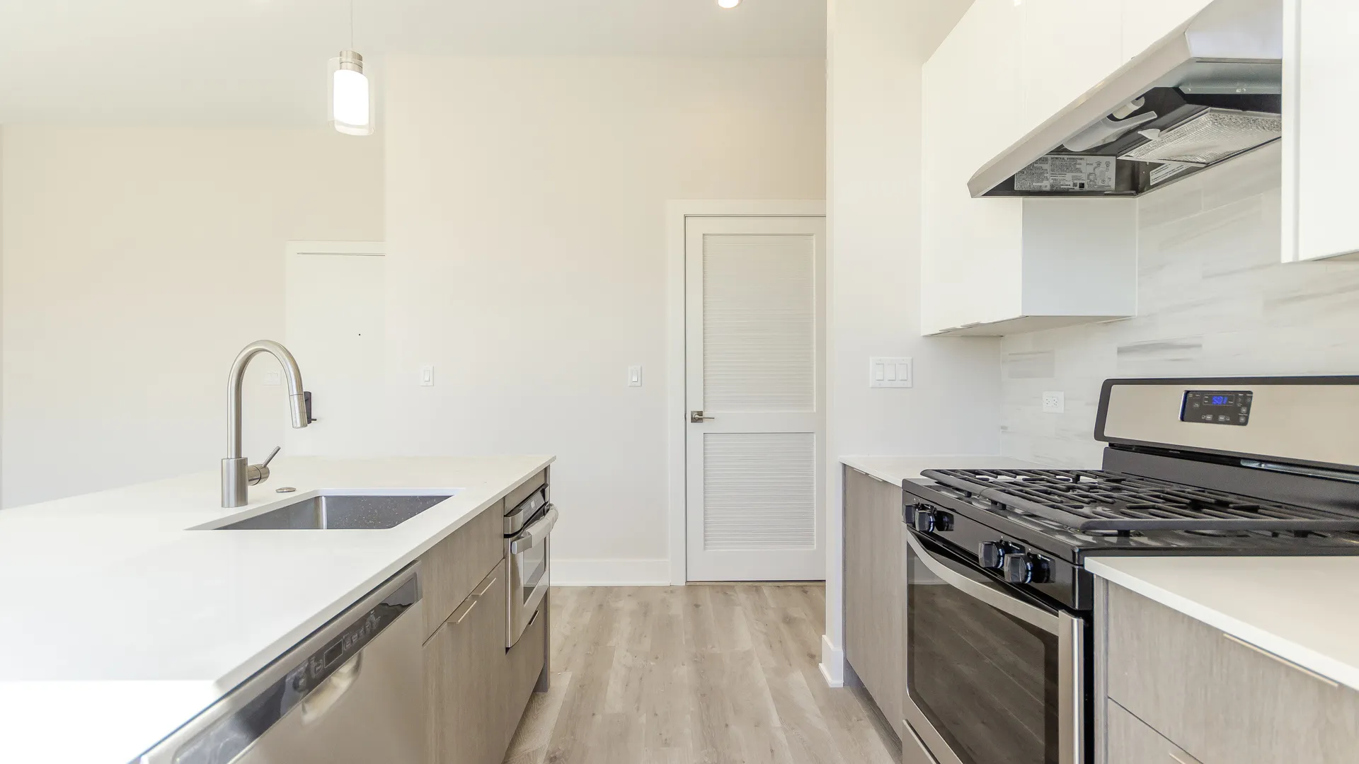 662 N Sangamon St, ,  60642, USA 60642-unit#202-Chicago-IL