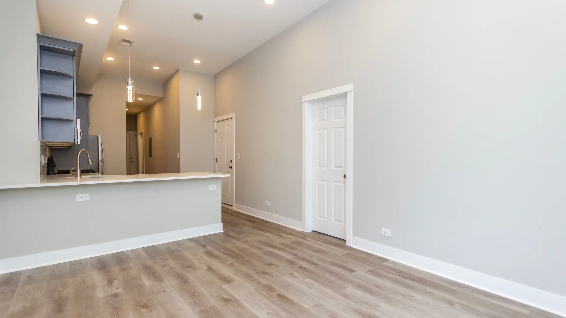 1055 N Wolcott Ave, , 60622, USA 60622-unit#2F-Chicago-IL