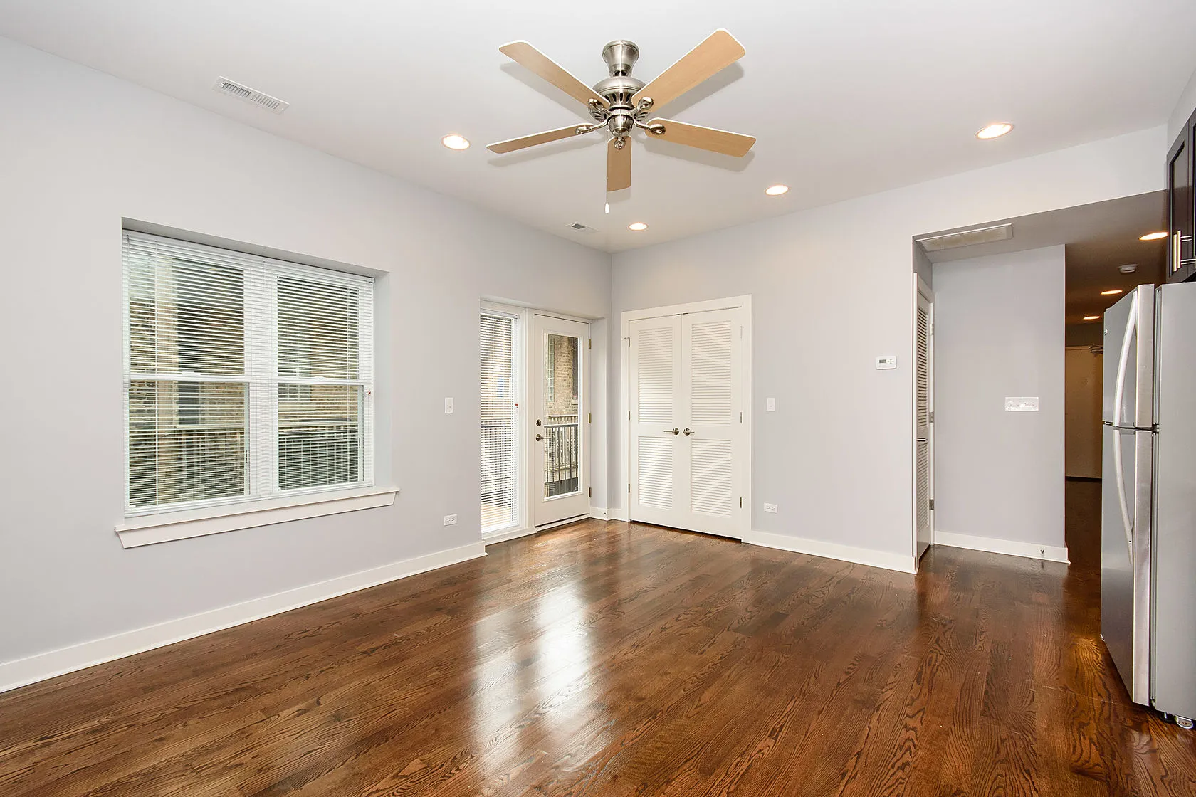 852 W Newport Ave, ,  60657, USA 60657-unit#3R-Chicago-IL