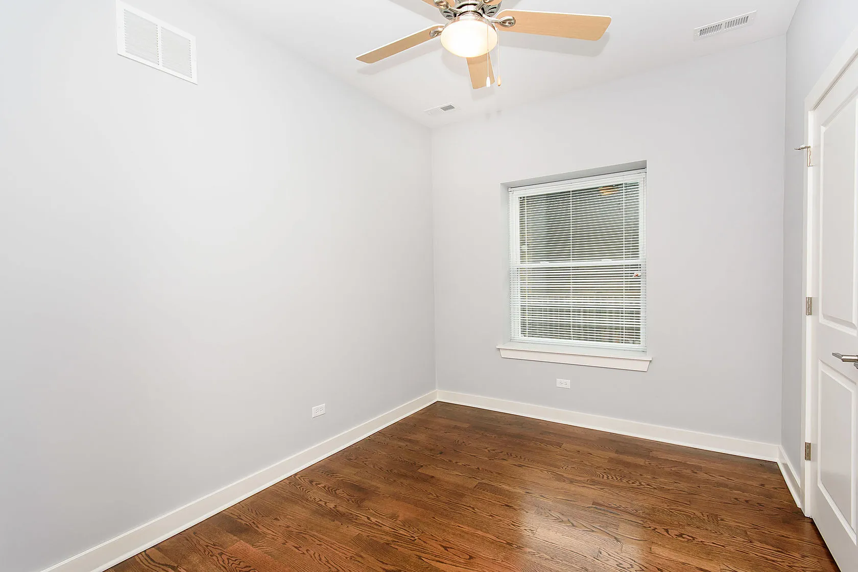852 W Newport Ave, ,  60657, USA 60657-unit#3R-Chicago-IL