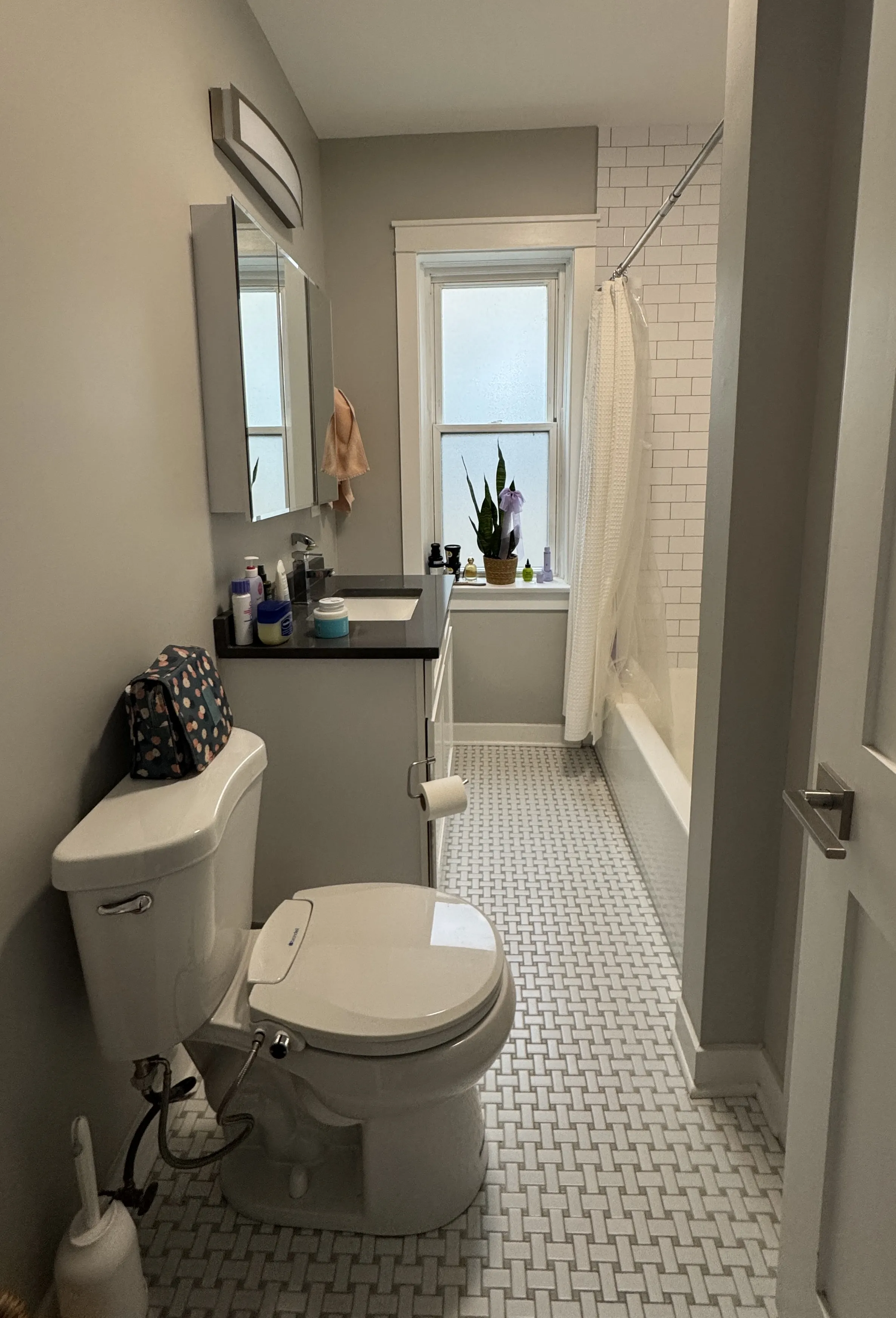 1235 W Granville Ave, ,  60660, USA 60660-unit#2W-Chicago-IL