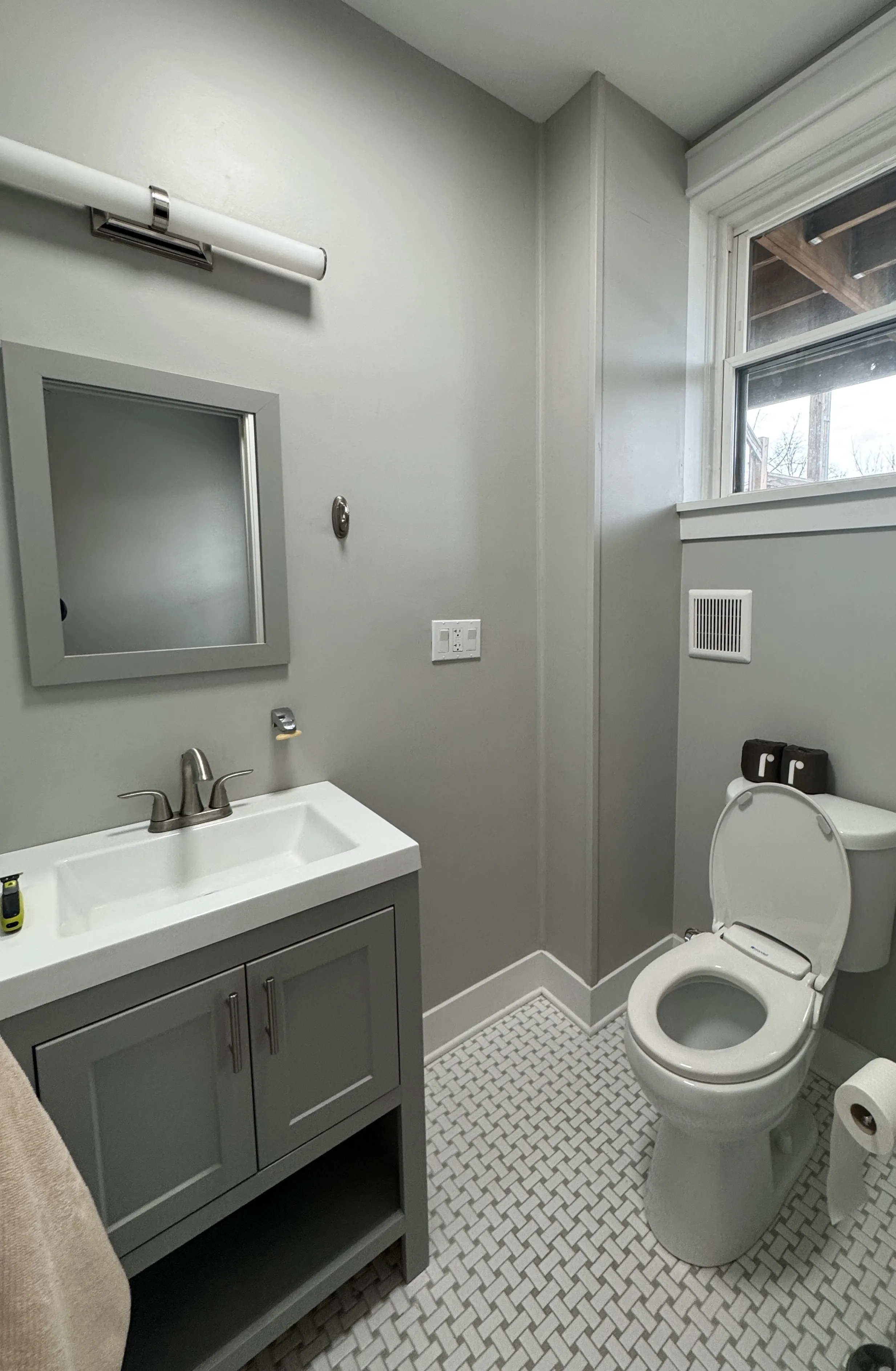 1235 W Granville Ave, ,  60660, USA 60660-unit#2W-Chicago-IL