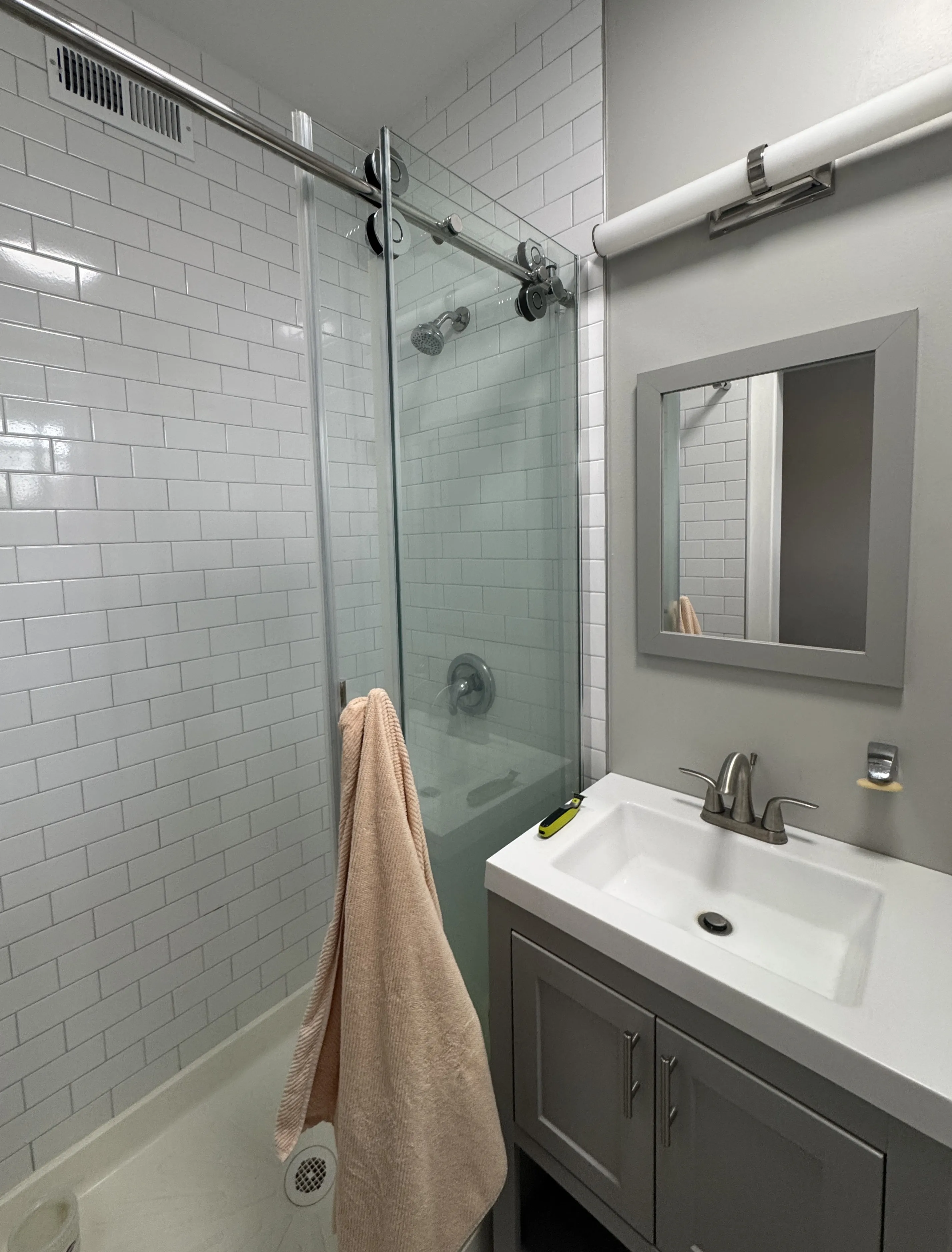 1235 W Granville Ave, ,  60660, USA 60660-unit#2W-Chicago-IL