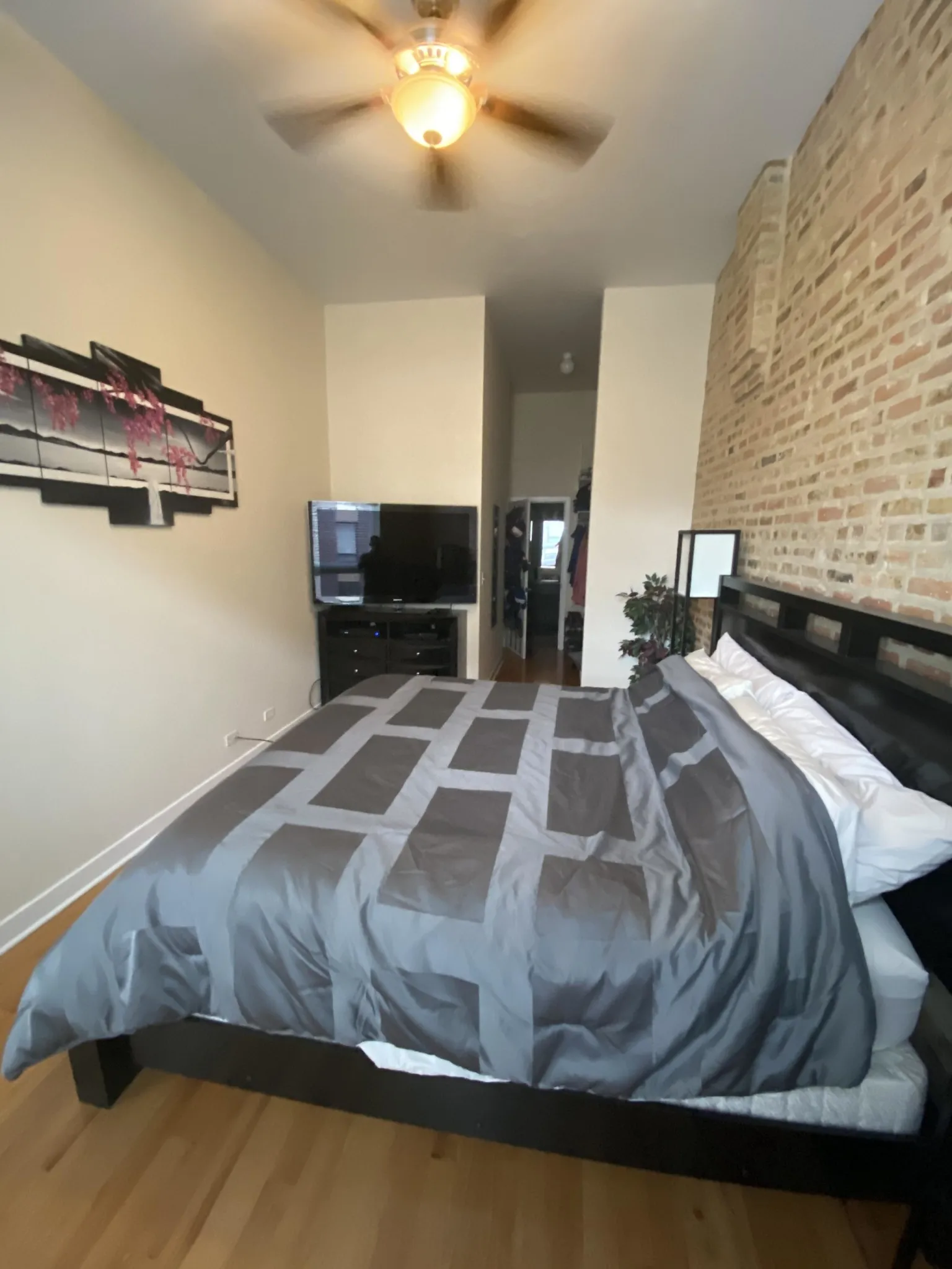683 N Milwaukee Ave, ,  60642, USA 60642-unit#305-Chicago-IL