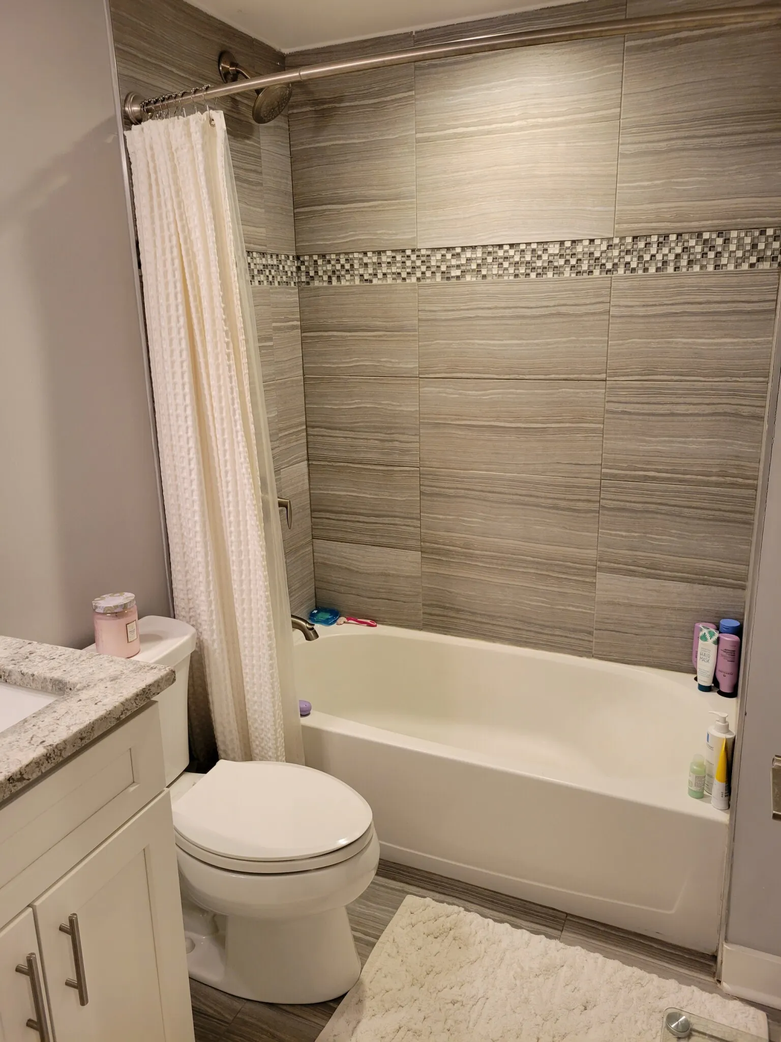 852 W Newport Ave, , 60657, USA 60657-unit#1F-Chicago-IL