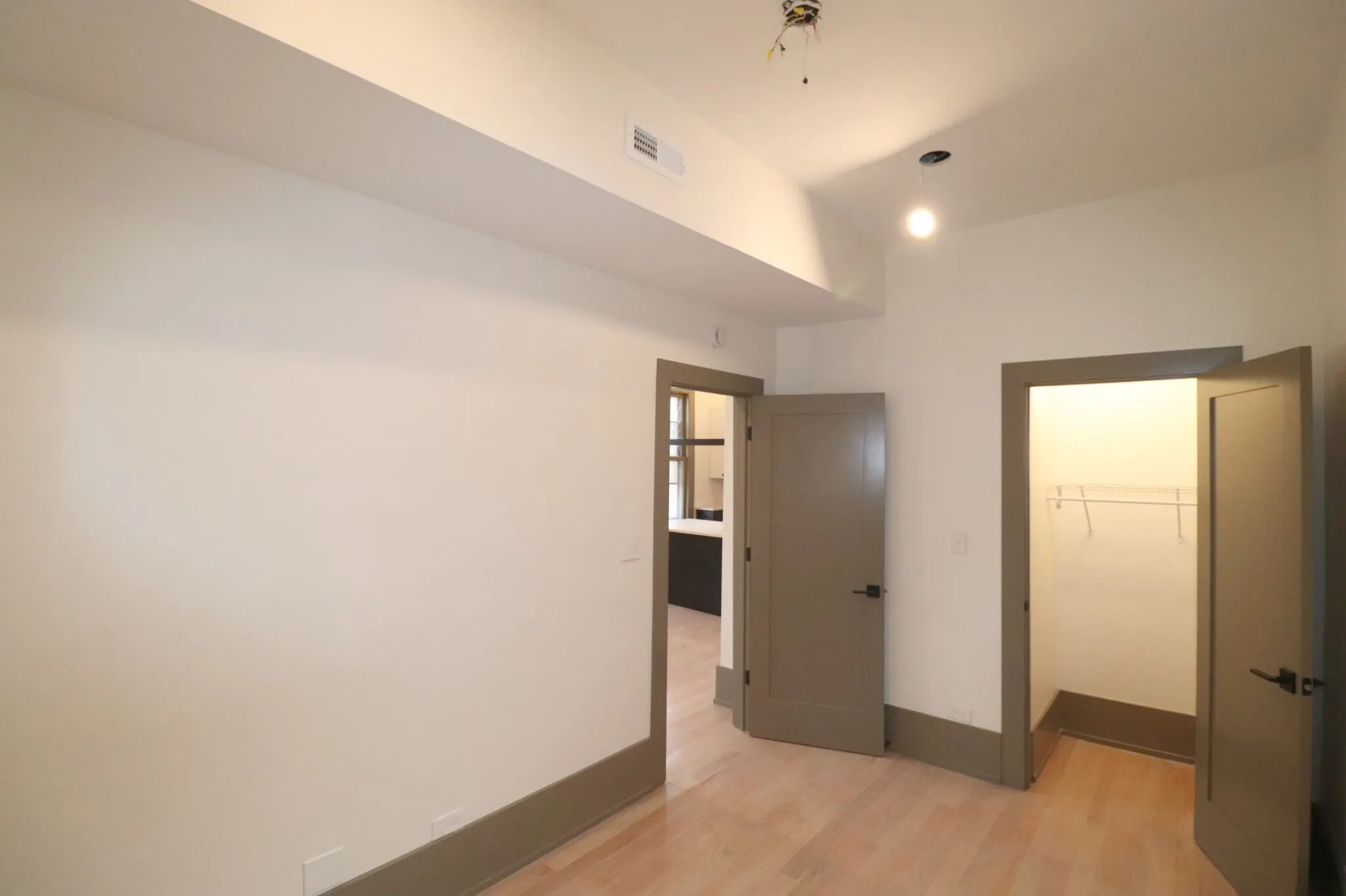 2101 W Evergreen Ave, ,  60622, USA 60622-unit#2R-Chicago-IL