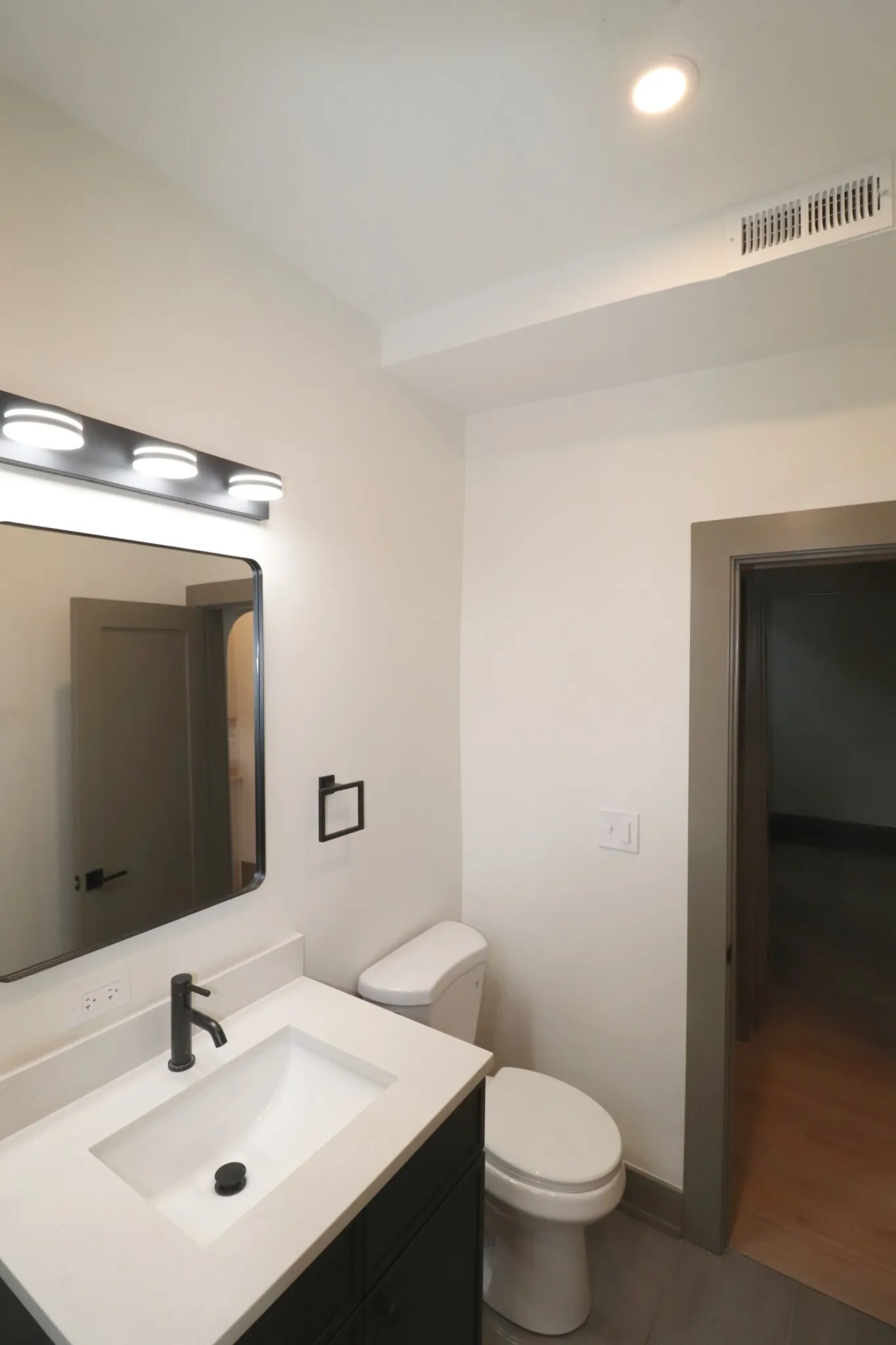 2101 W Evergreen Ave, ,  60622, USA 60622-unit#2R-Chicago-IL