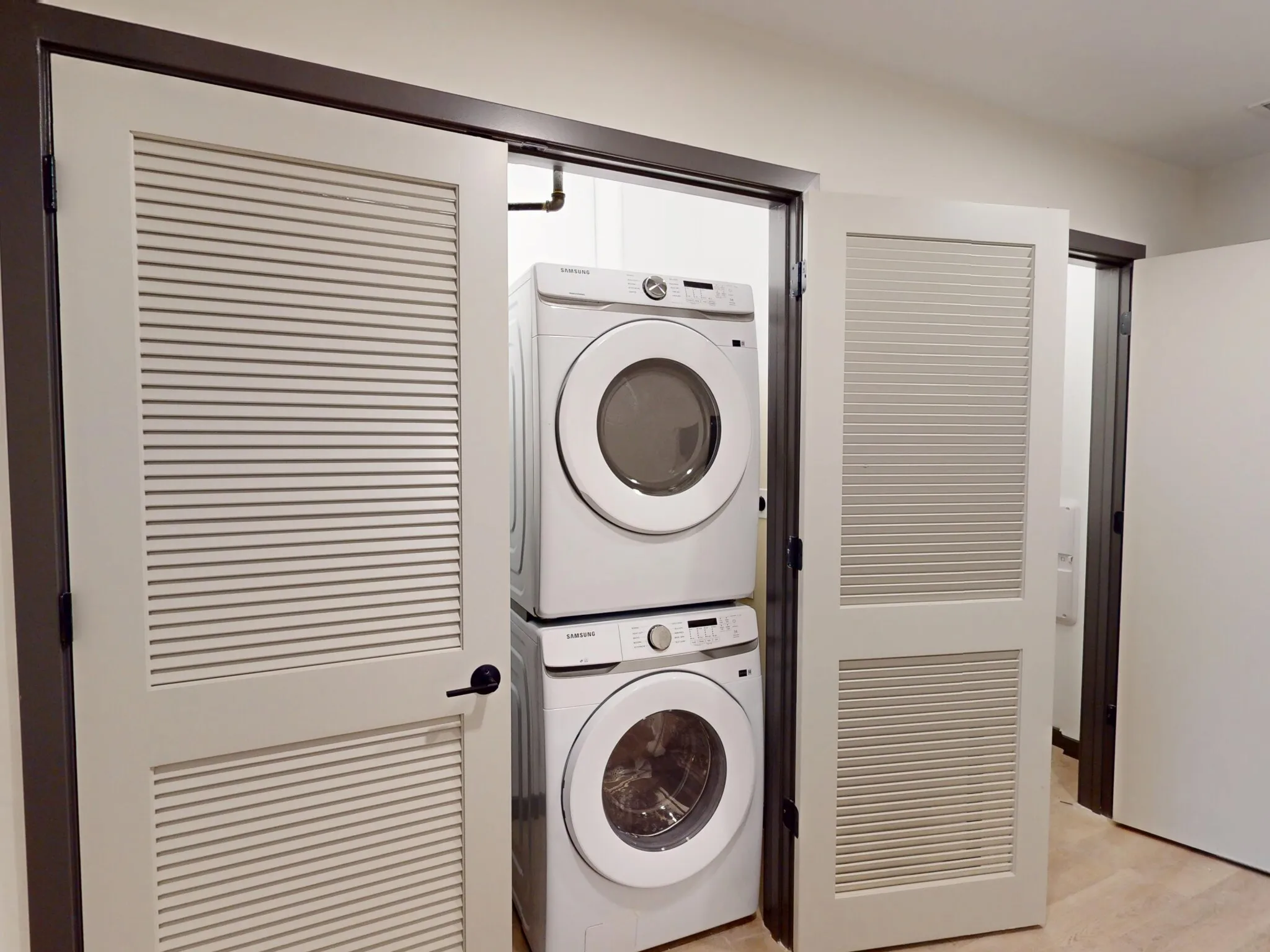 691 N Milwaukee Ave, ,  60642, USA 60642-unit#305-Chicago-IL