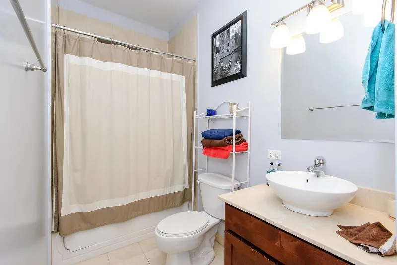 930 W Sheridan Rd, , 60613, USA 60613-unit#1SW-Chicago-IL