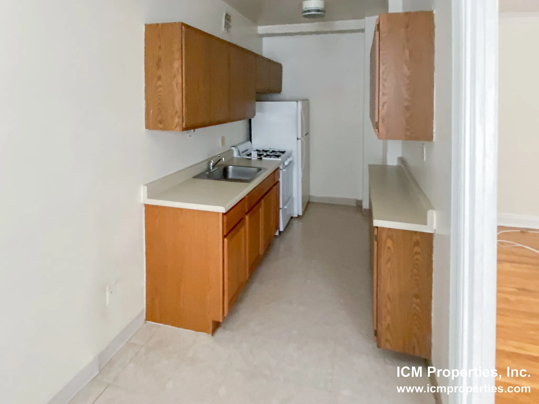 540 W Briar Pl, ,  60657, USA 60657-unit#540-9B FP-Chicago-IL