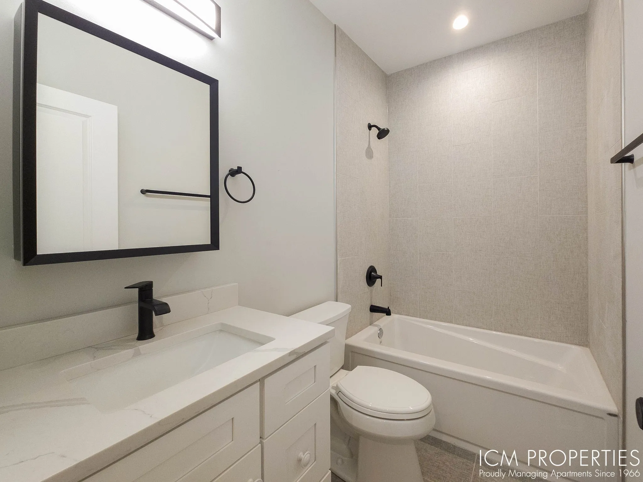4837 N Wolcott Ave, , 60640, USA 60640-unit#4839-3B FP-Chicago-IL