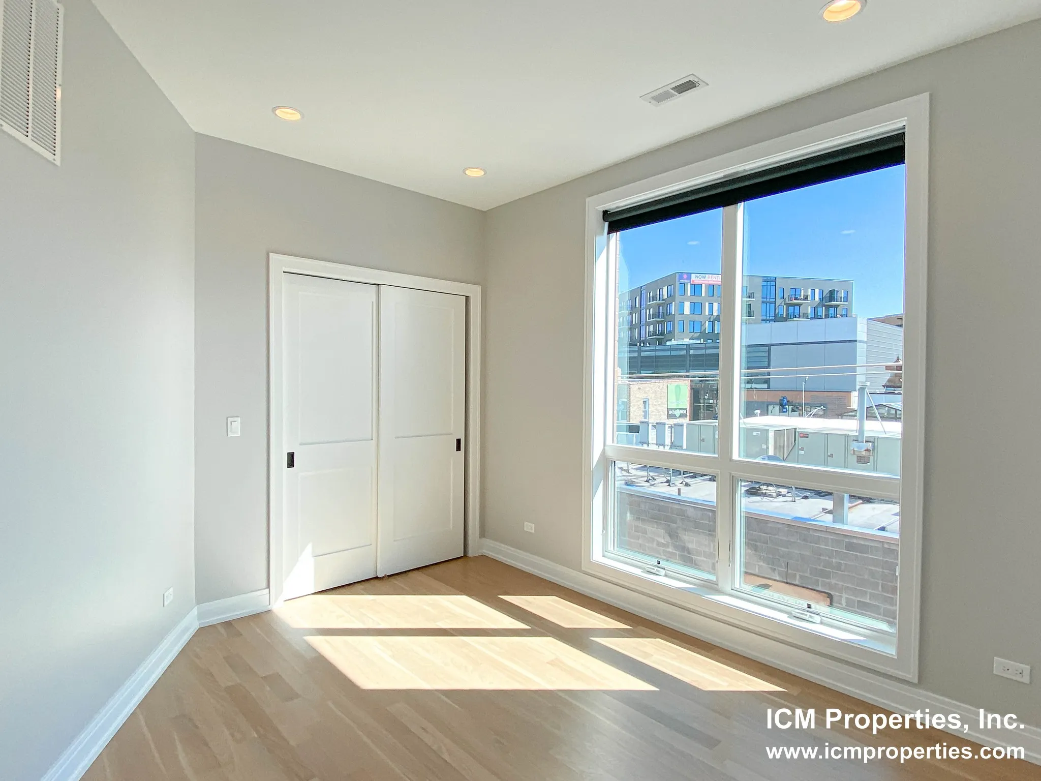 1050 W Cornelia Ave, , 60657, USA 60657-unit#1050-402-Chicago-IL