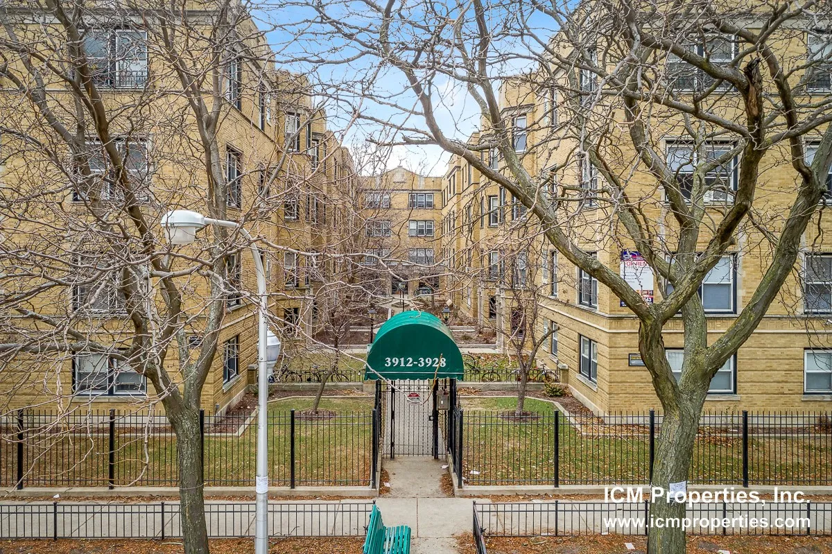 3912 N Pine Grove Ave, ,  60613, USA 60613-unit#3924-2W-Chicago-IL