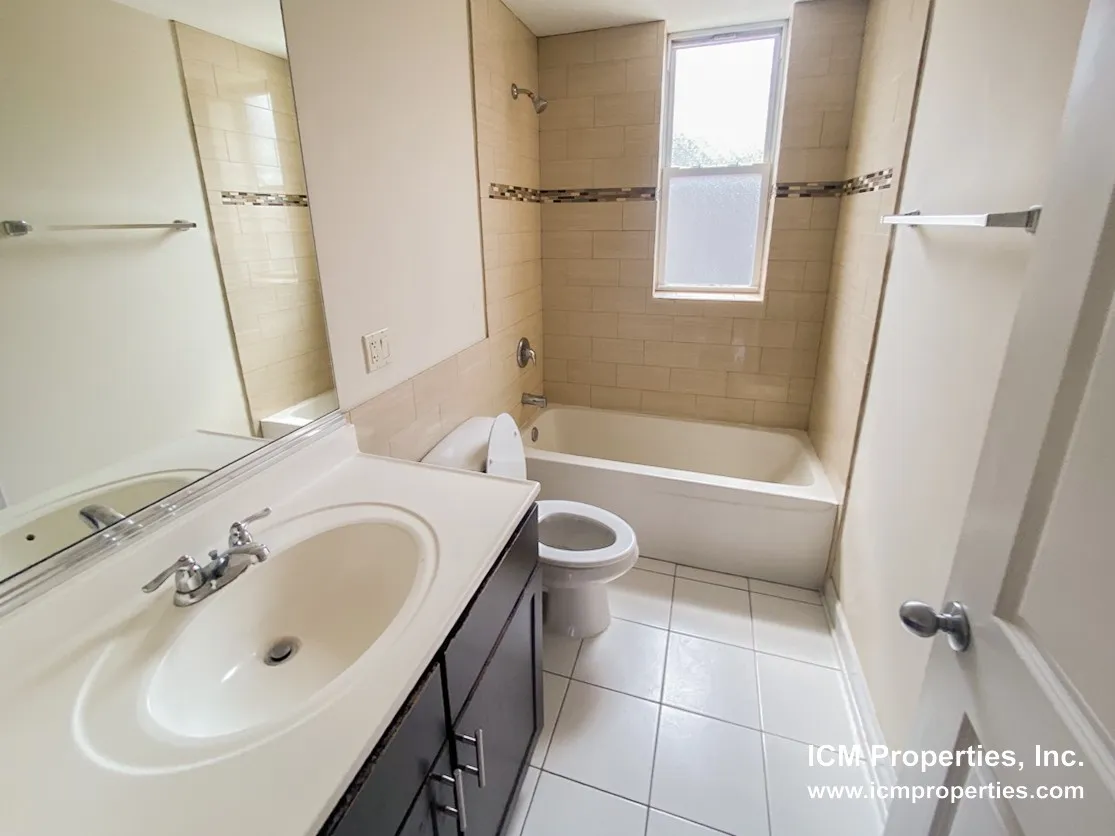 851 W Cornelia Ave, ,  60657, USA 60657-unit#855-2E-Chicago-IL