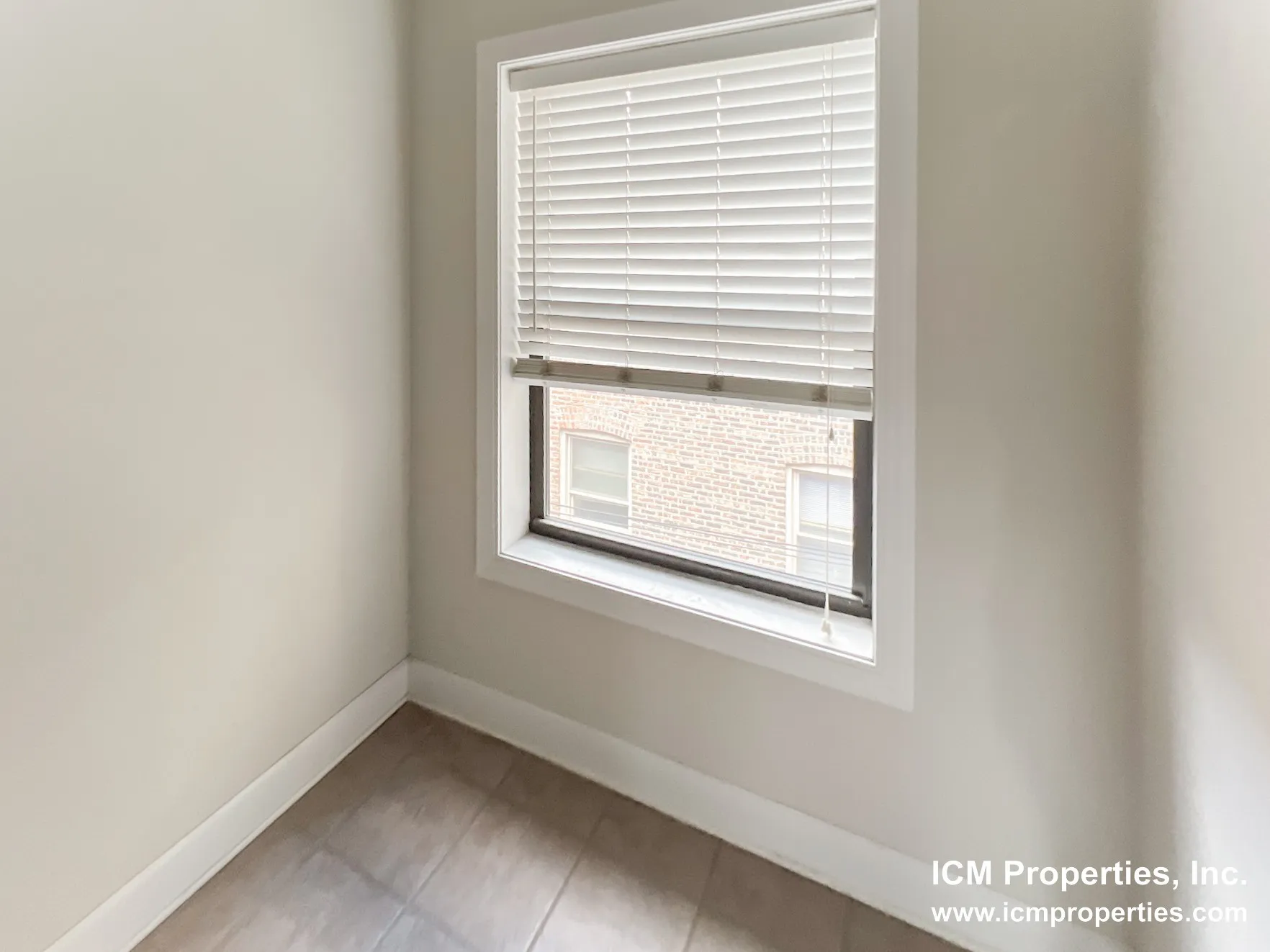512 W Cornelia Ave, ,  60657, USA 60657-unit#516-309-Chicago-IL