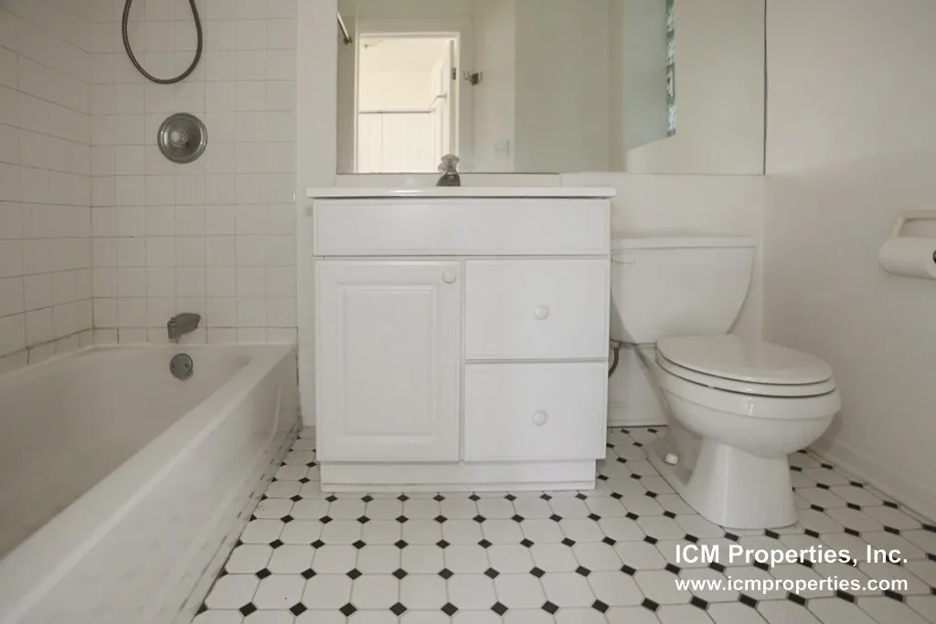 3846 N Southport Ave, , 60613, USA 60613-unit#3846-3-Chicago-IL