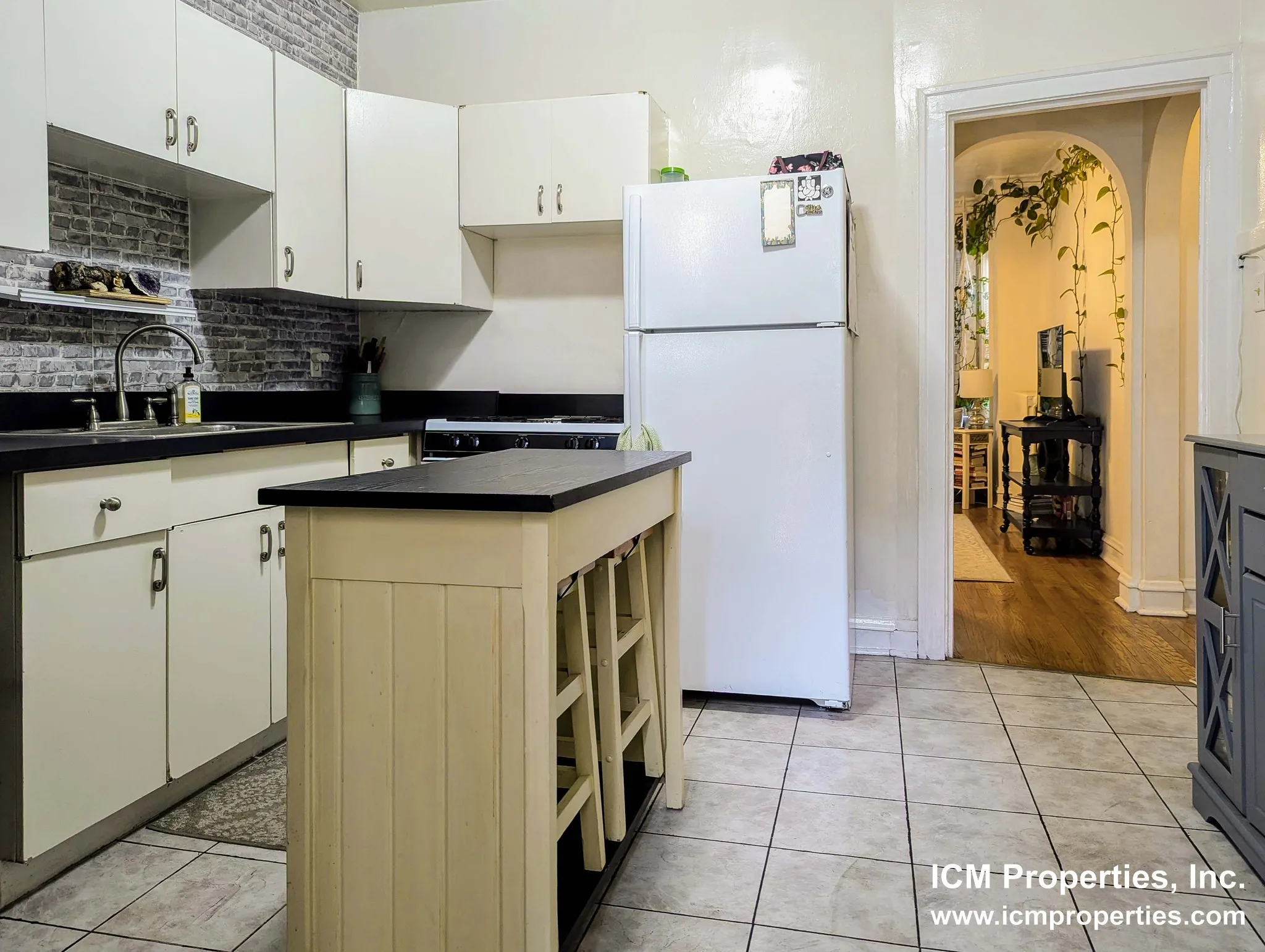 3300 N Claremont Ave, ,  60618, USA 60618-unit#2334S-2-Chicago-IL