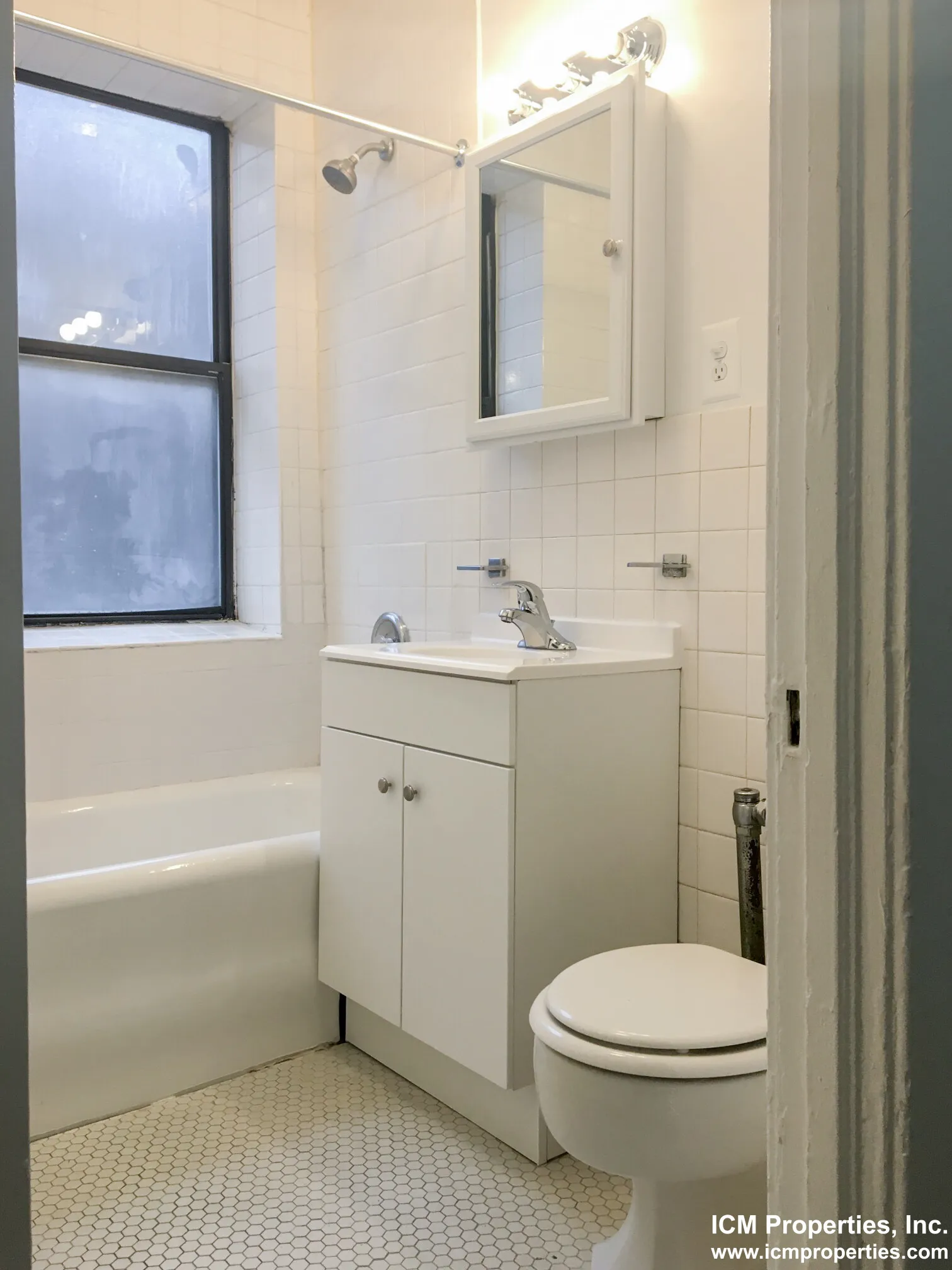 540 W Briar Pl, , 60657, USA 60657-unit#540-8I-Chicago-IL