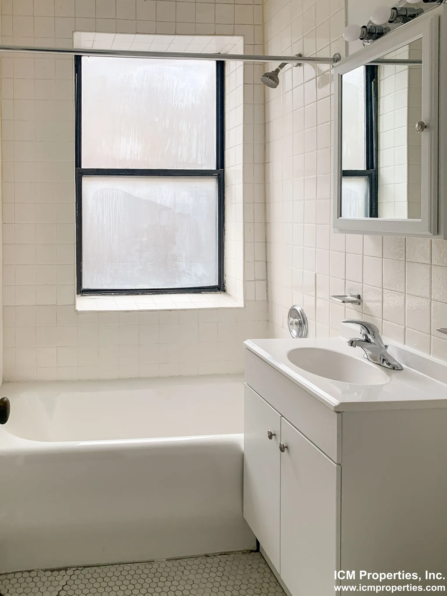 540 W Briar Pl, , 60657, USA 60657-unit#540-8I-Chicago-IL