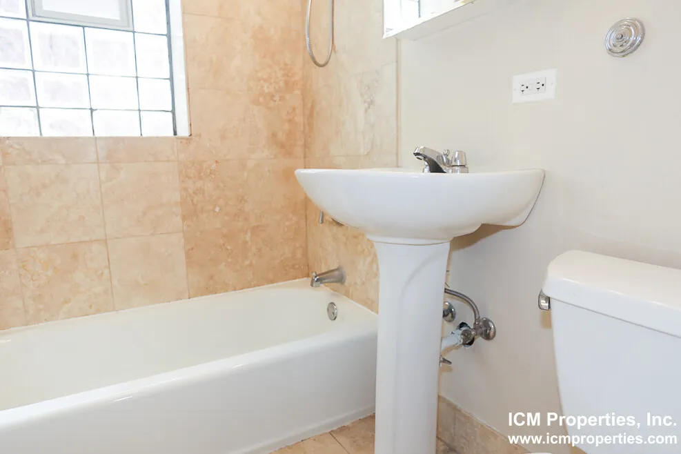 1210 W Waveland Ave, ,  60613, USA 60613-unit#1210WAV3-Chicago-IL