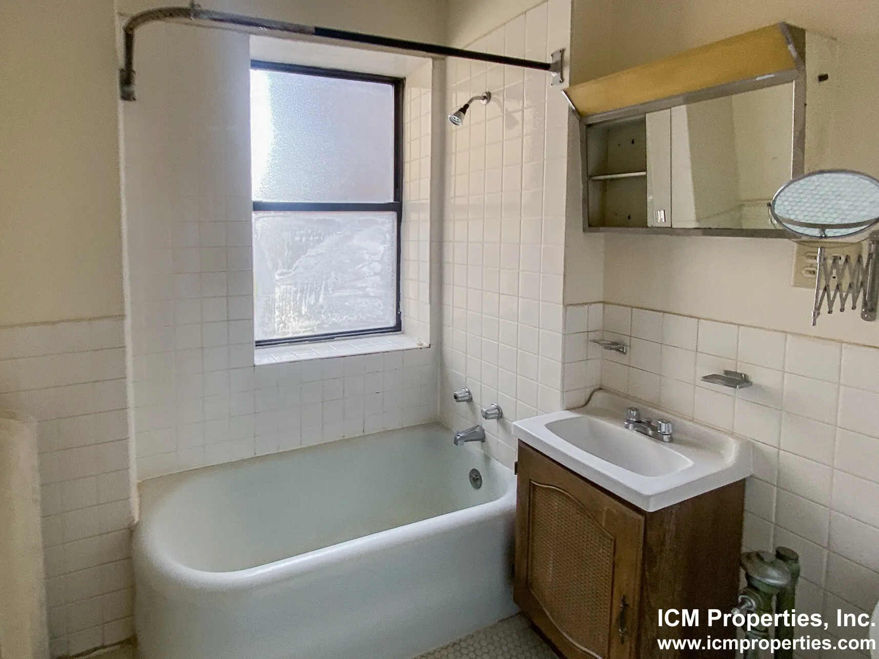 540 W Briar Pl, ,  60657, USA 60657-unit#540-6F-Chicago-IL