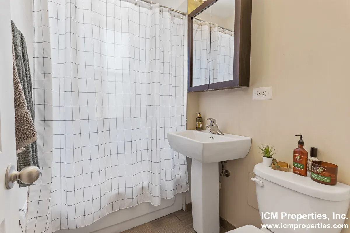 617 W Melrose St, ,  60657, USA 60657-unit#617-B3-Chicago-IL