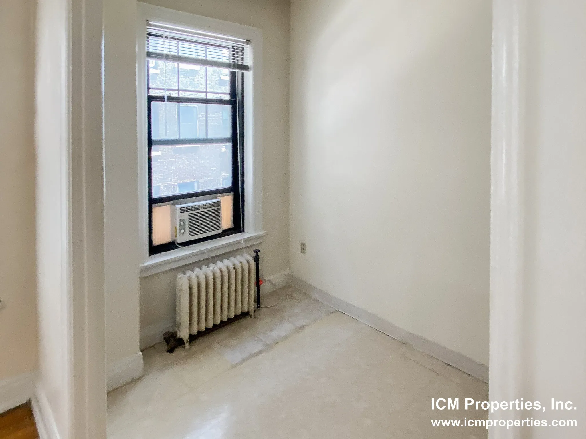 540 W Briar Pl, ,  60657, USA 60657-unit#540-9B FP-Chicago-IL