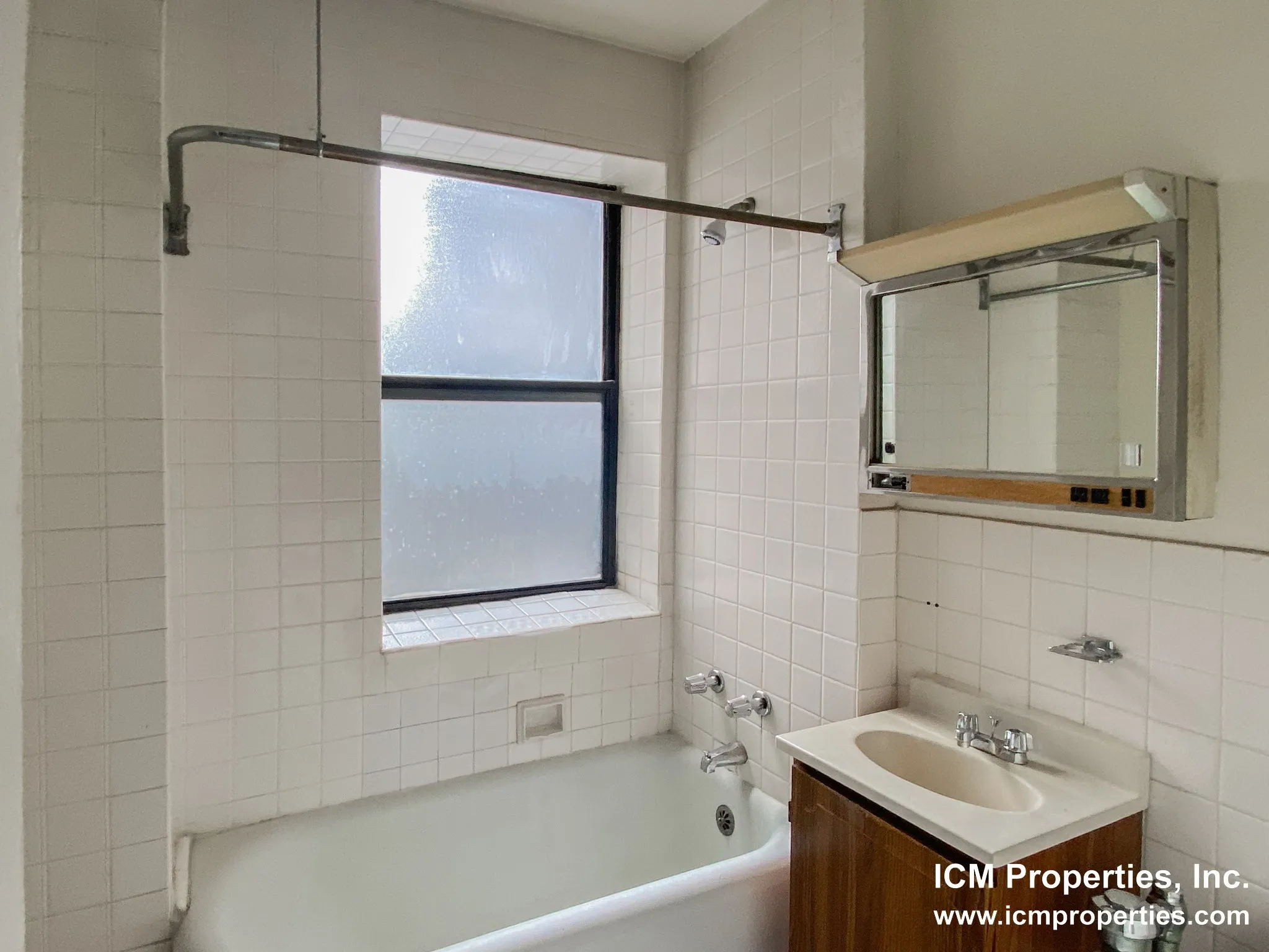 540 W Briar Pl, , 60657, USA 60657-unit#540-2F-Chicago-IL