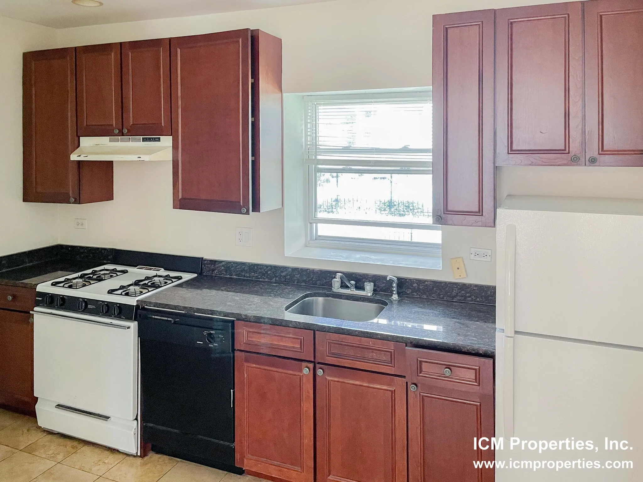 3912 N Pine Grove Ave, ,  60613, USA 60613-unit#3924-2W-Chicago-IL