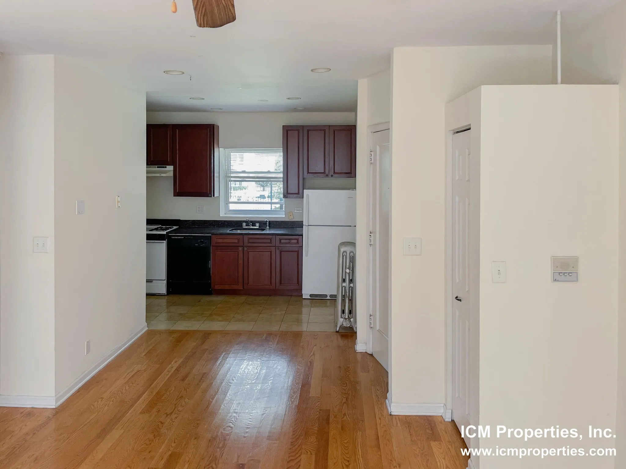 3912 N Pine Grove Ave, ,  60613, USA 60613-unit#3924-2W-Chicago-IL