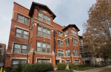 918_e_hyde_park_apartments_1