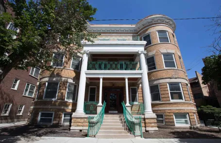 1358_e_58th_st_apartments_2
