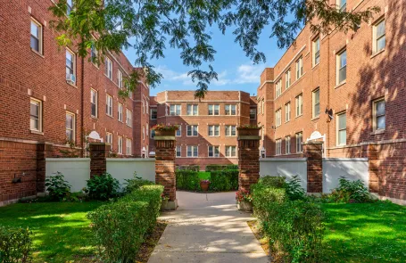 1-web-or-mls-1-5900nkenmoreave