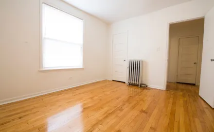 5504_s_wabash_ave_apartments_chicago_bedroom_09