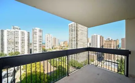 1360_sandburg_1806_balcony