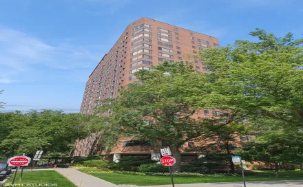 01_3100nlakeshoredr_1810_2001_mred_2000x1333