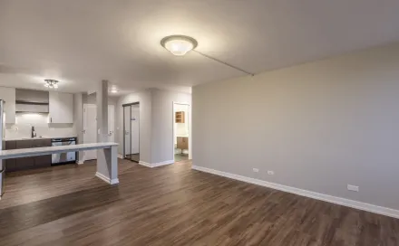 1212_michigan_studio_convert_1_and_2_bed_living