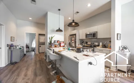 2247_west_lawrence_401_chicago_lincoln_square_unit_photo_2_1