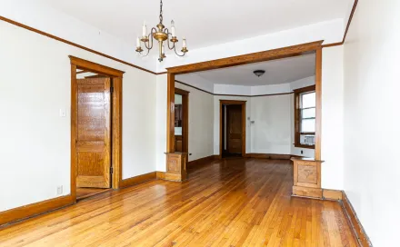 3326_north_clark_2r_chicago_lakeview_unit_photo_1