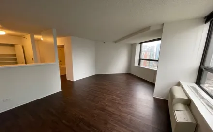 lakeshore_plaza_2_bed_living