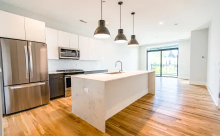 4747_ashland_-_unit_208-5