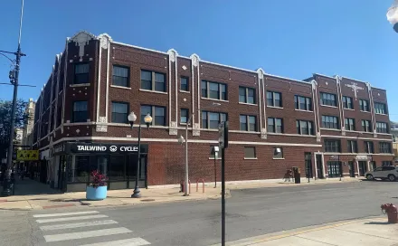 building_side1