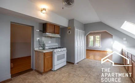 2655_w_homer_3r_chicago_logan_square_unit_photo_2