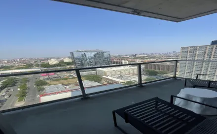 arrive_lex_22_model_balcony