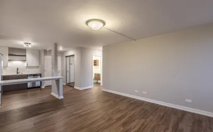 1212_michigan_studio_convert_1_and_2_bed_living